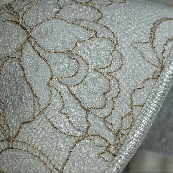 Cacique Lace Wired Bra Size 38D Cream and Gold - Picture 13 of 15